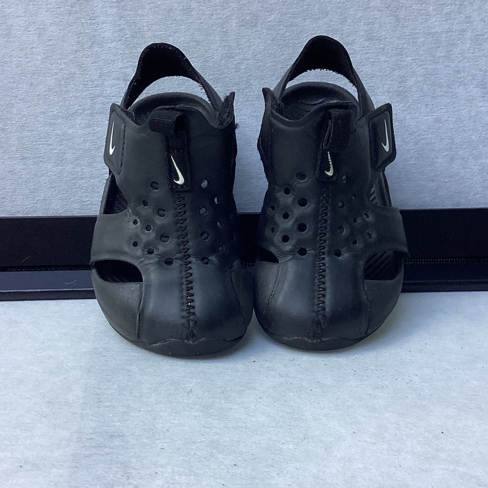 Nike Black Open-Toe Sandals